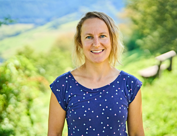 Dr. Bettina Joa